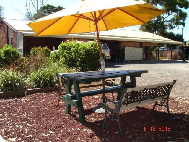 Tooleybuc Country Roads Motor Inn Exterior foto